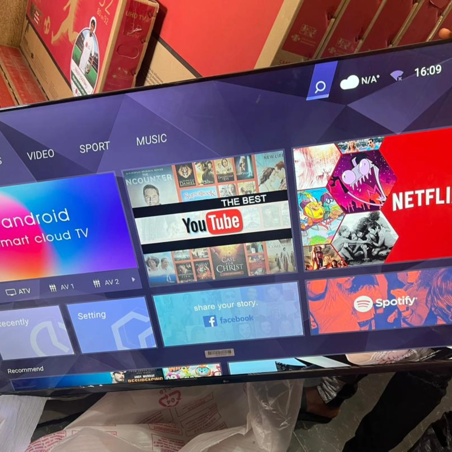 32 inches Smart LG
